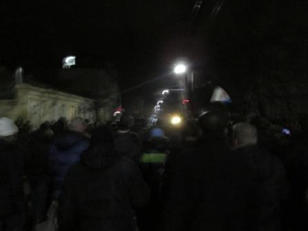 Толпа гнала Петра Порошенко три квартала в Симферополе