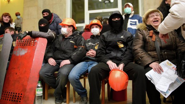 Харьков: народ требует от депутатов решений. Депутаты мнутся