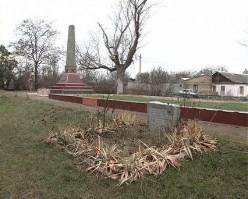 «Приватбанку» деньги на мемориал жертвам концлагеря, собранные крымчанами, оказались нужней?
