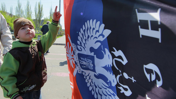 Флаги над Донбассом. Свои