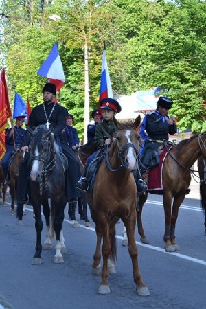 День города в Симферополе отметили праздничным шествием (ФОТОРЕПОРТАЖ)