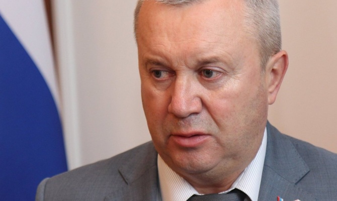 Суд отстранил от должности главного налоговика Крыма
