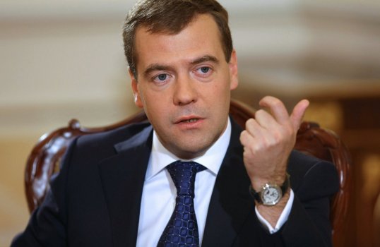 Медведев советует молодым режиссерам не увлекаться ремейками