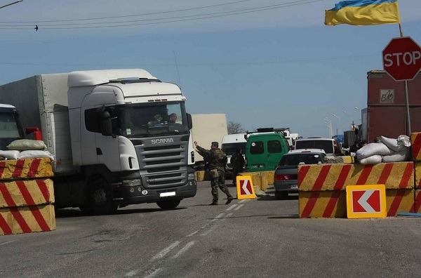 Власти Крыма назвали акцию по транспортной блокаде полуострова 