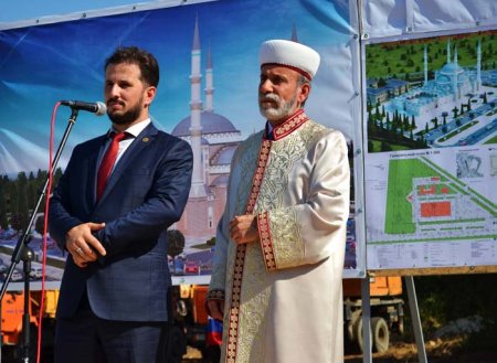 В Крыму приступили к строительству главной соборной мечети (ФОТОРЕПОРТАЖ)