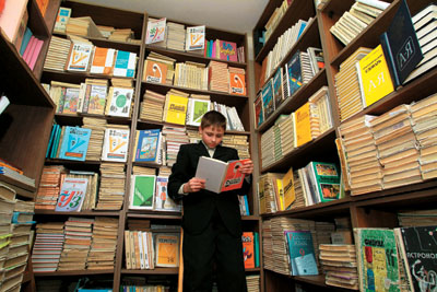 В Крым привезли школьные учебники на крымскотатарском языке
